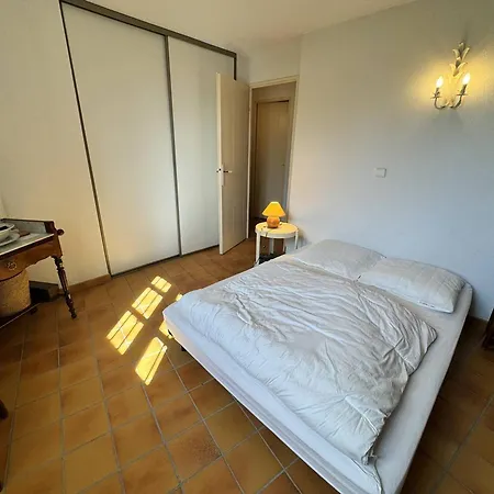 Holiday home Maison Individuelle 2 Avec Jardin, Piscine Et Tennis, Proche Du Centre-village - Fr-1-726-44