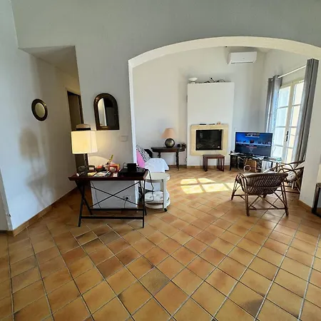 Maison Individuelle 2 Avec Jardin, Piscine Et Tennis, Proche Du Centre-village - Fr-1-726-44 *